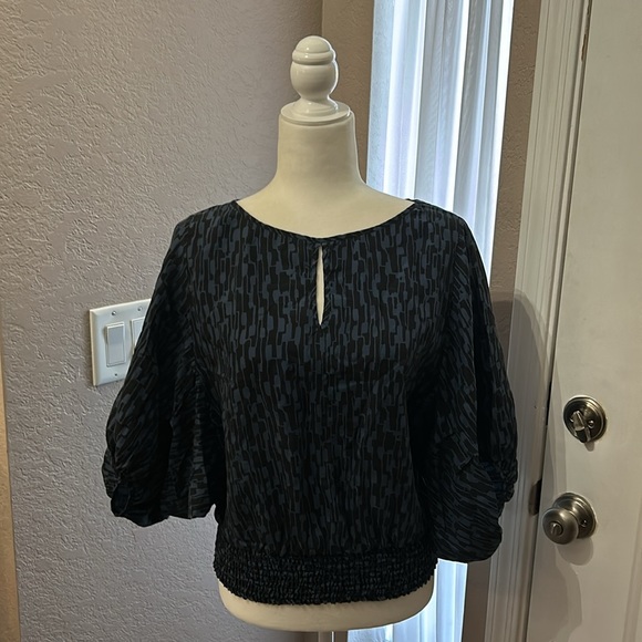 MICHAEL Michael Kors Tops - 100% Silk key hole short sleeve blouse